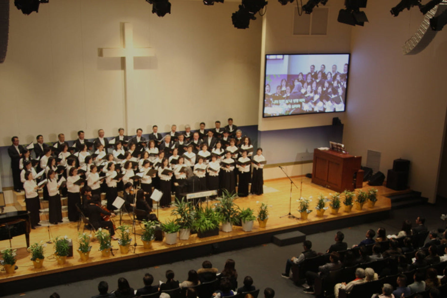 Fiber-Optic AV Extension for Multi-Site Worship