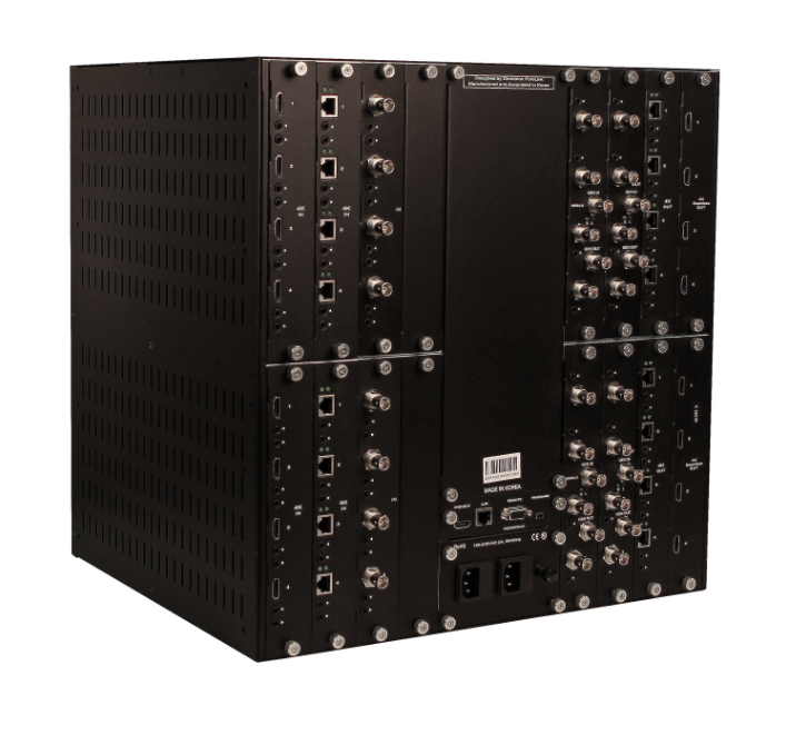 32×32 PureMedia™ Matrix Switcher